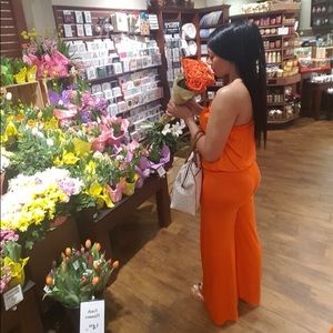 Super cute orange jumpsuit🍊